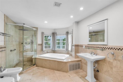 Villa ou maison à vendre à Miami, Floride: 3 chambres, 155.05 m2 № 1987382 - photo 15