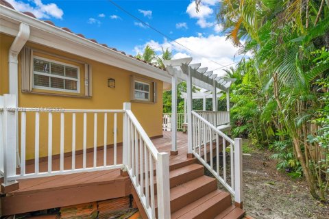 Villa ou maison à vendre à Miami, Floride: 3 chambres, 155.05 m2 № 1987382 - photo 24