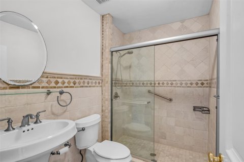 Villa ou maison à vendre à Miami, Floride: 3 chambres, 155.05 m2 № 1987382 - photo 21