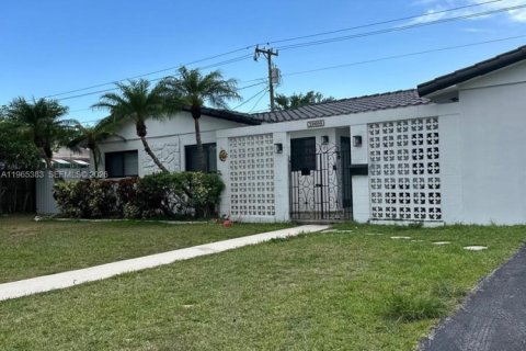 Casa en Miami, Florida 3 dormitorios, 162.02 m2 № 2028334