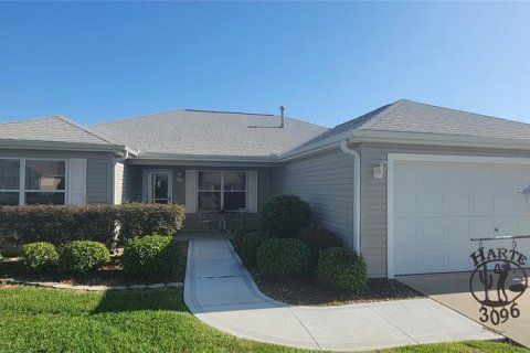 House in The Villages, Florida 3 bedrooms, 141.86 sq.m. № 1630345 - photo 1