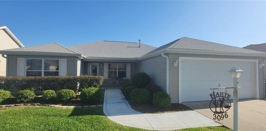 House in The Villages, Florida 3 bedrooms, 141.86 sq.m. № 1630345
