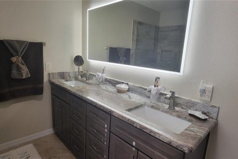 House in The Villages, Florida 3 bedrooms, 141.86 sq.m. № 1630345 - photo 27