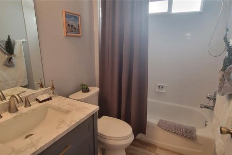 House in The Villages, Florida 3 bedrooms, 141.86 sq.m. № 1630345 - photo 29
