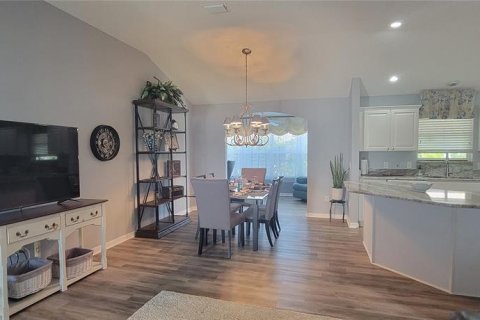 House in The Villages, Florida 3 bedrooms, 141.86 sq.m. № 1630345 - photo 5