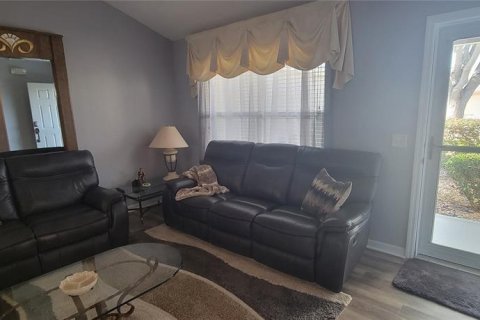House in The Villages, Florida 3 bedrooms, 141.86 sq.m. № 1630345 - photo 4