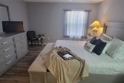 House in The Villages, Florida 3 bedrooms, 141.86 sq.m. № 1630345 - photo 24