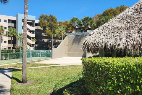 Condo in Pembroke Pines, Florida, 1 bedroom № 2039995 - photo 12
