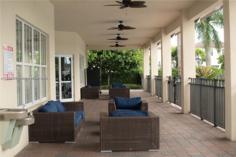 Townhouse in Hialeah, Florida 3 bedrooms, 147.9 sq.m. № 1860927 - photo 28