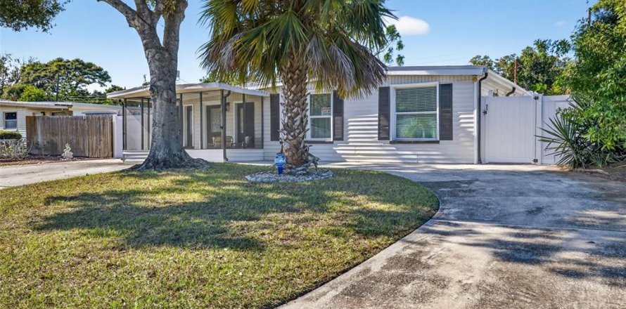 Villa ou maison à Seminole, Floride 3 chambres, 118.91 m2 № 2298182