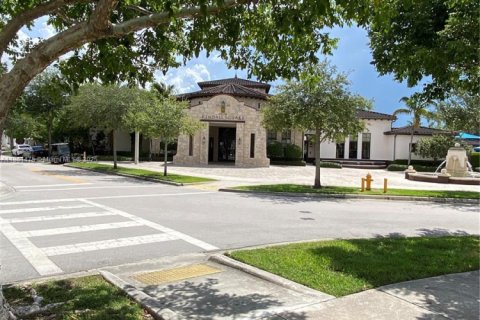 Townhouse in Miami, Florida 4 bedrooms, 214.79 sq.m. № 1893339 - photo 13