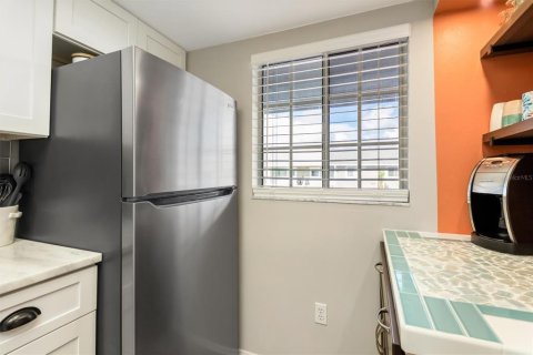 Condo in Punta Gorda, Florida, 2 bedrooms  № 2379067 - photo 14