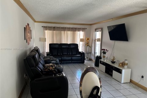 Townhouse in Miami, Florida 3 bedrooms, 137.68 sq.m. № 2042489 - photo 5