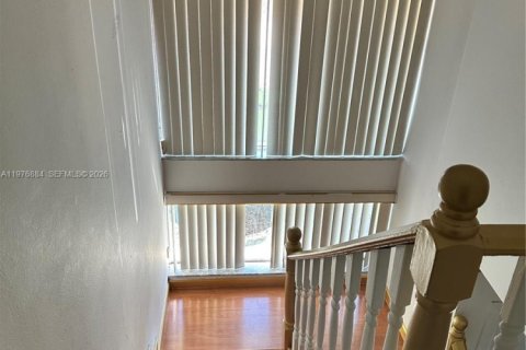 Townhouse in Miami, Florida 3 bedrooms, 137.68 sq.m. № 2042489 - photo 9