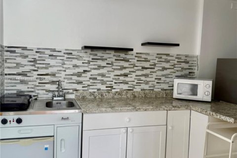 Touwnhouse à louer à Miami, Floride: 1 chambre, 94.3 m2 № 1967327 - photo 2