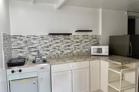 Touwnhouse à louer à Miami, Floride: 1 chambre, 94.3 m2 № 1967327 - photo 3