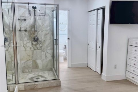 Touwnhouse à louer à Miami, Floride: 1 chambre, 94.3 m2 № 1967327 - photo 8