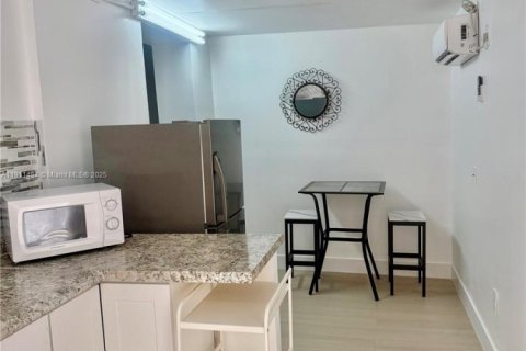 Touwnhouse à louer à Miami, Floride: 1 chambre, 94.3 m2 № 1967327 - photo 5