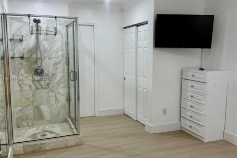 Touwnhouse à louer à Miami, Floride: 1 chambre, 94.3 m2 № 1967327 - photo 6