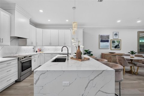 Townhouse in New Smyrna Beach, Florida 3 bedrooms, 197.97 sq.m. № 2374102 - photo 8