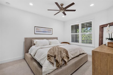 Townhouse in New Smyrna Beach, Florida 3 bedrooms, 197.97 sq.m. № 2374102 - photo 23