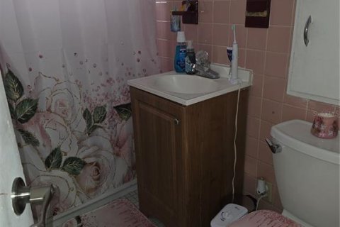 House in Tampa, Florida 3 bedrooms, 115.94 sq.m. № 1735459 - photo 23