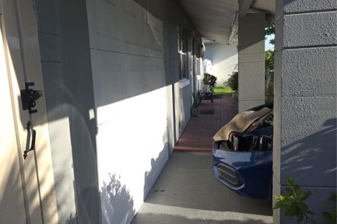 House in Tampa, Florida 3 bedrooms, 115.94 sq.m. № 1735459 - photo 5