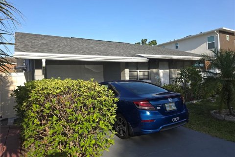 House in Tampa, Florida 3 bedrooms, 115.94 sq.m. № 1735459 - photo 4