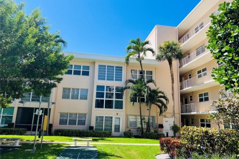 Copropriété à louer à Lauderdale-by-the-Sea, Floride: 1 chambre, 66.43 m2 № 1960785 - photo 24