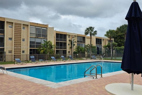 Condominio en venta en Miami, Florida, 2 dormitorios, 91.51 m2 № 1850714 - foto 2