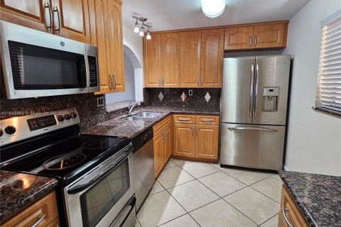 Condominio en venta en Miami, Florida, 2 dormitorios, 91.51 m2 № 1850714 - foto 10