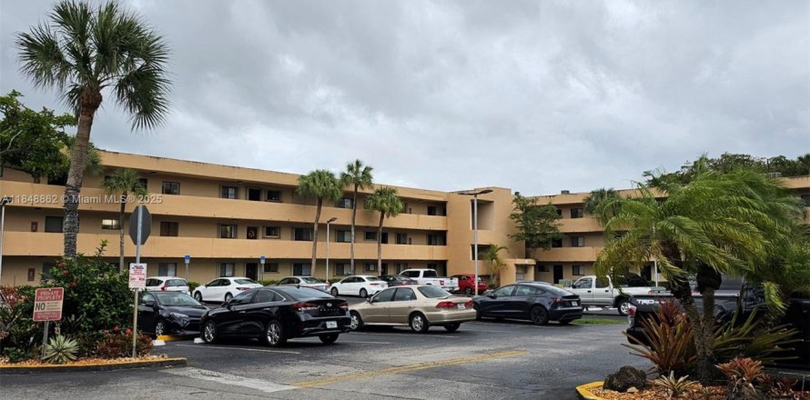 Condominio en Miami, Florida, 2 dormitorios  № 1850714