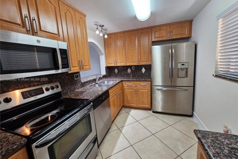 Condominio en venta en Miami, Florida, 2 dormitorios, 91.51 m2 № 1850714 - foto 14