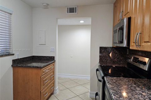 Condominio en venta en Miami, Florida, 2 dormitorios, 91.51 m2 № 1850714 - foto 11
