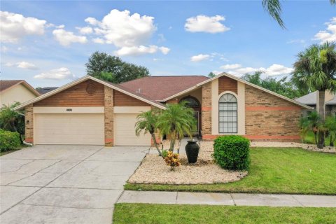 Casa en venta en Palm Harbor, Florida, 5 dormitorios, 234.86 m2 № 1670147 - foto 1
