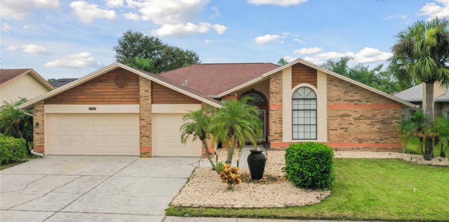 House in Palm Harbor, Florida 5 bedrooms, 234.86 sq.m. № 1670147