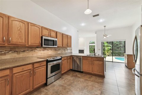 Casa en venta en Palm Harbor, Florida, 5 dormitorios, 234.86 m2 № 1670147 - foto 12