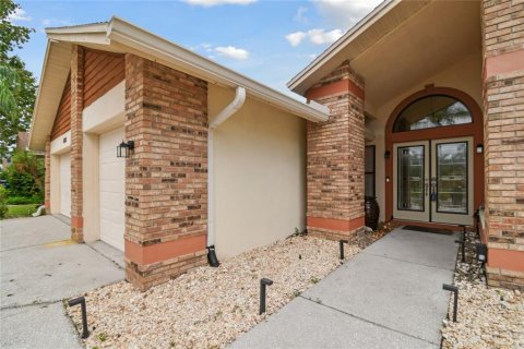 Casa en venta en Palm Harbor, Florida, 5 dormitorios, 234.86 m2 № 1670147 - foto 2