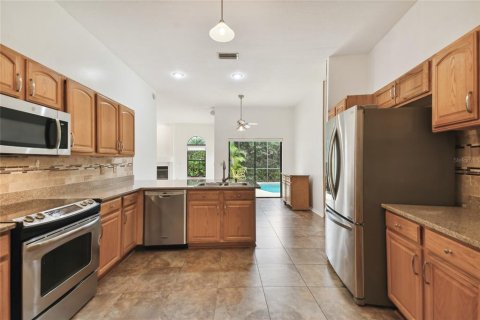 Casa en venta en Palm Harbor, Florida, 5 dormitorios, 234.86 m2 № 1670147 - foto 10