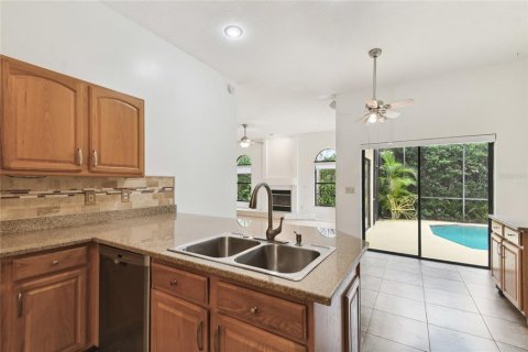 Casa en venta en Palm Harbor, Florida, 5 dormitorios, 234.86 m2 № 1670147 - foto 13