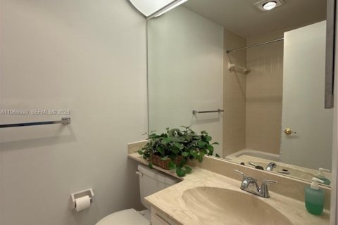 Condominio en alquiler en Deerfield Beach, Florida, 2 dormitorios, 106.84 m2 № 2031688 - foto 14