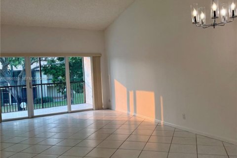 Condominio en alquiler en Deerfield Beach, Florida, 2 dormitorios, 106.84 m2 № 2031688 - foto 10