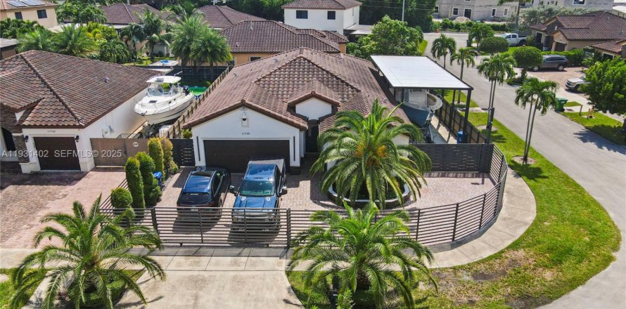 House in Miami, Florida 3 bedrooms, 177.81 sq.m. № 1990103