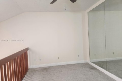 Townhouse in North Lauderdale, Florida 2 bedrooms, 110.18 sq.m. № 2041005 - photo 9