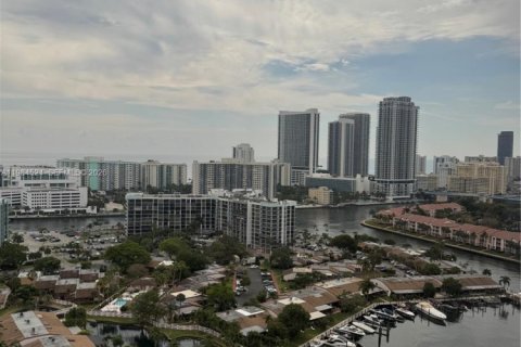 Condominio en venta en Hallandale Beach, Florida, 2 dormitorios, 146.79 m2 № 2045542 - foto 4
