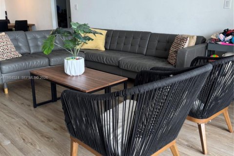 Condominio en venta en Hallandale Beach, Florida, 2 dormitorios, 146.79 m2 № 2045542 - foto 12