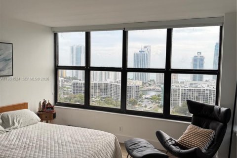 Condominio en venta en Hallandale Beach, Florida, 2 dormitorios, 146.79 m2 № 2045542 - foto 15