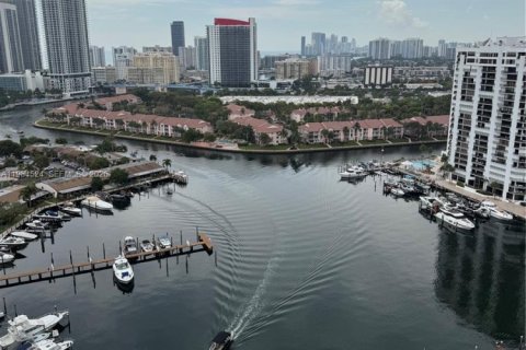 Condominio en venta en Hallandale Beach, Florida, 2 dormitorios, 146.79 m2 № 2045542 - foto 5