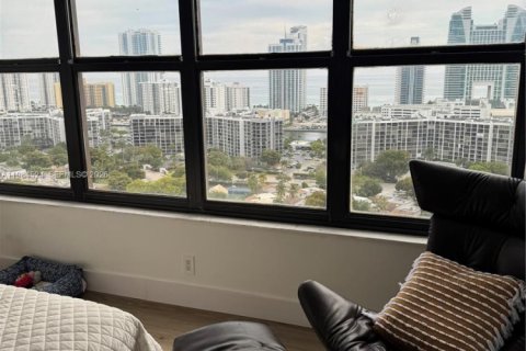 Condominio en venta en Hallandale Beach, Florida, 2 dormitorios, 146.79 m2 № 2045542 - foto 16