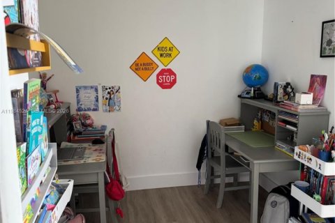 Condominio en venta en Hallandale Beach, Florida, 2 dormitorios, 146.79 m2 № 2045542 - foto 20